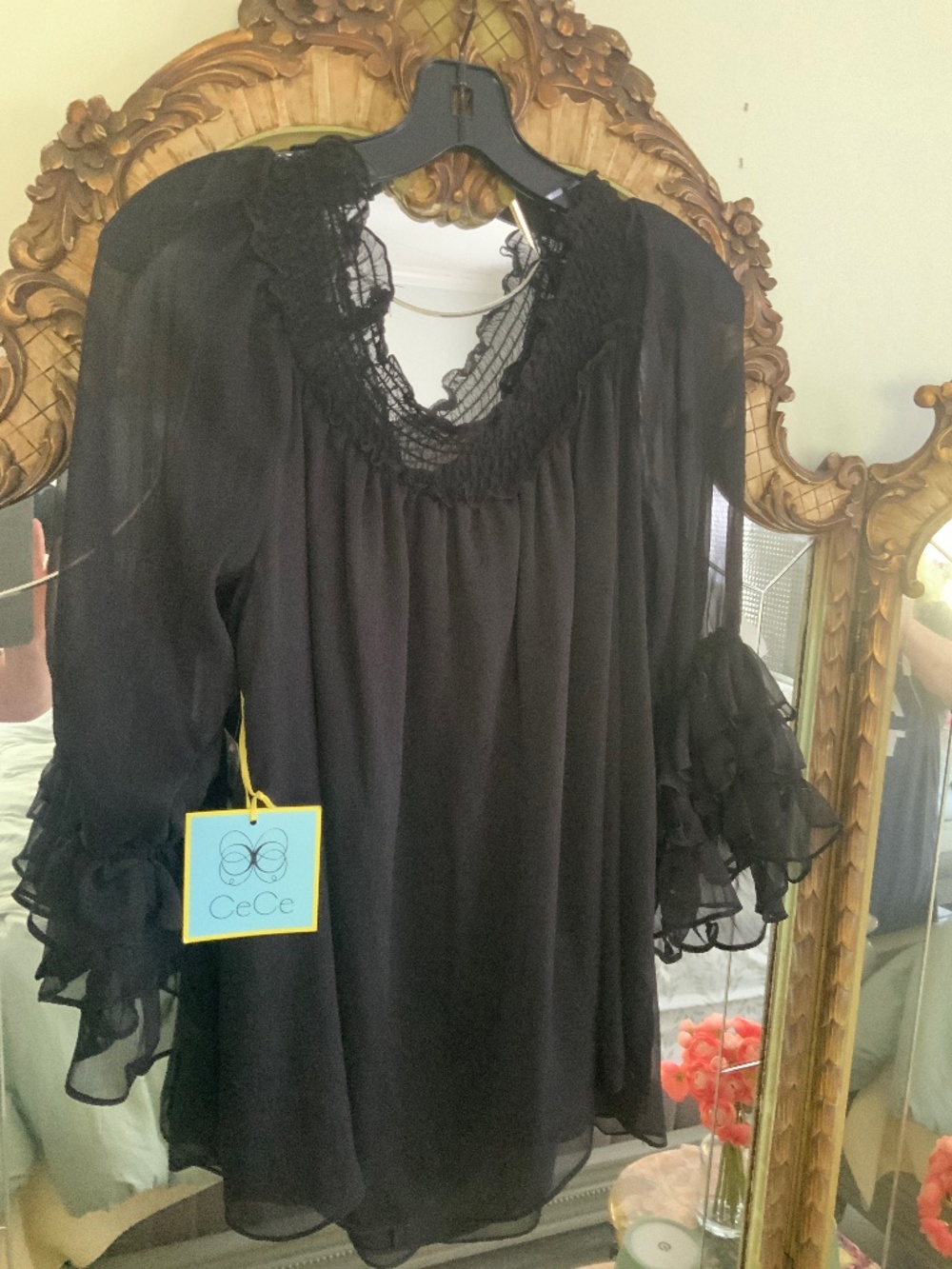 Cecelia Black top size XL